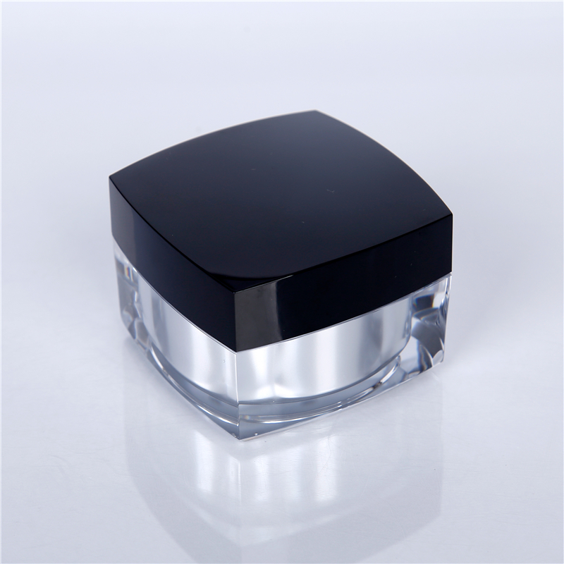  Cosmetic bottle with black lid